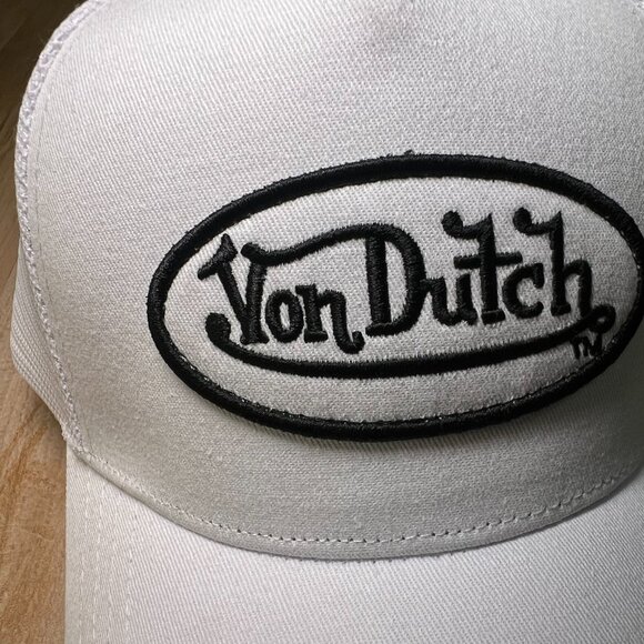 Von Dutch Trucker Hat White Embroidered Logo Patch Snapback Mesh Authentic Cap - Picture 3 of 7